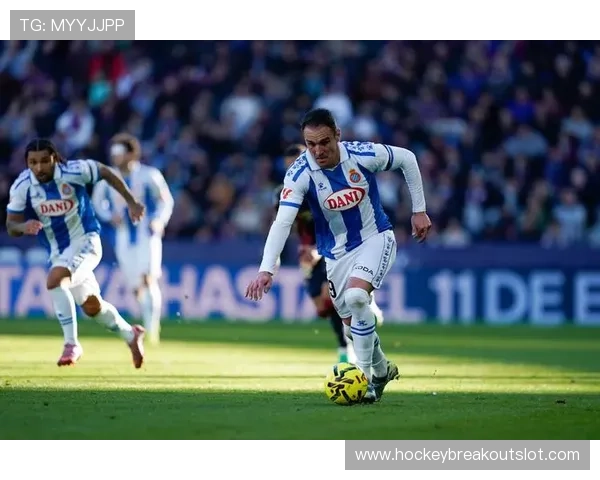 莱万特快速反击，罗梅罗单刀推射破门